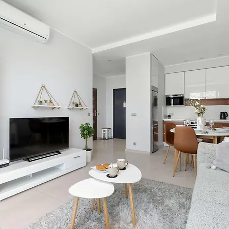 Półwiejska Modern With Ac&remote Work In Centre By Renters Apartamento Poznan